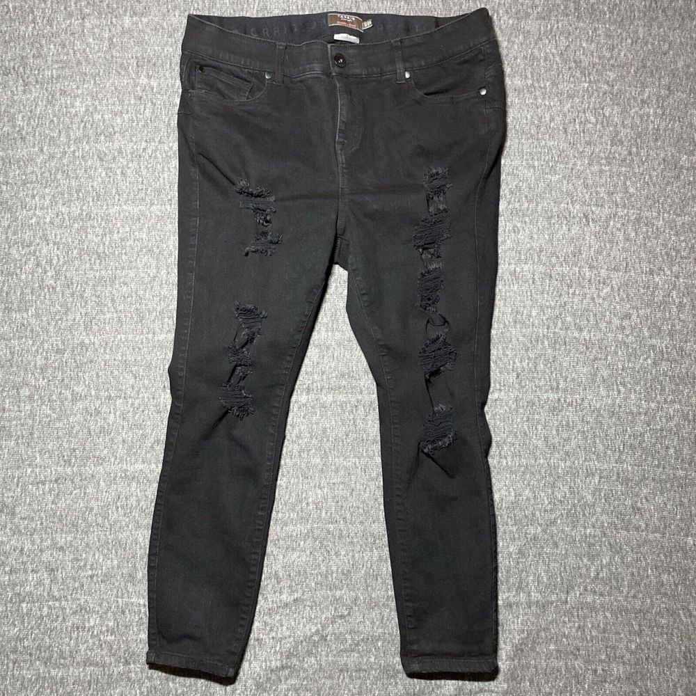 TORRID Womens Bombshell Skinny Black Denim Jeans Pant Sz 18S Destroyed Stretchy